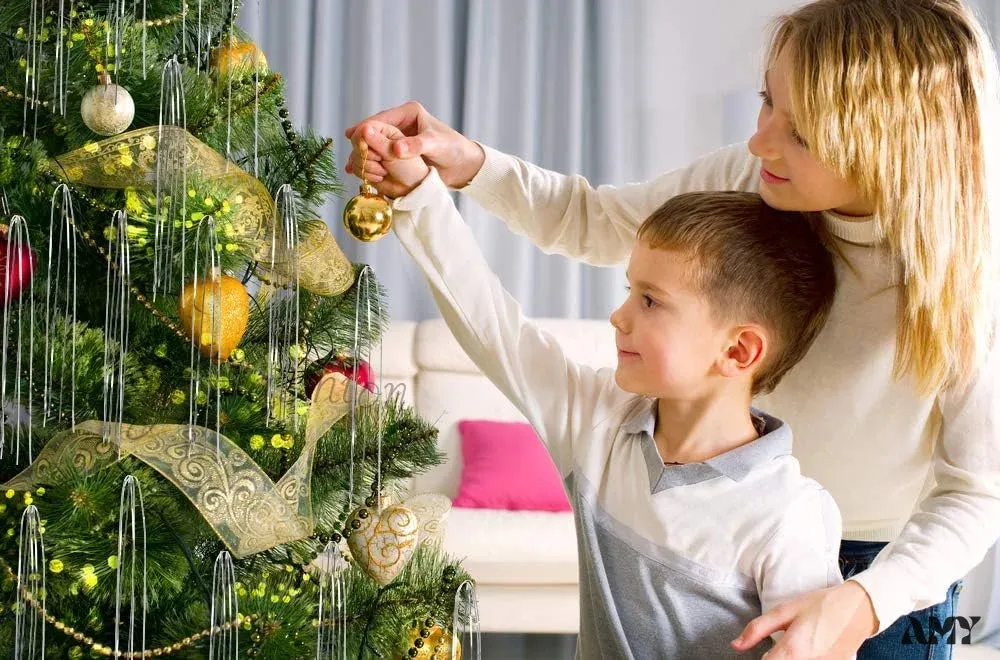 Silver Tinsel Strands Metallic Icicle Streamers for Holiday Christmas Tree and Party Decorations